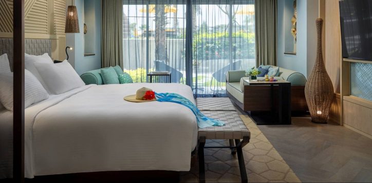 4001_suite-pool-view_2-2