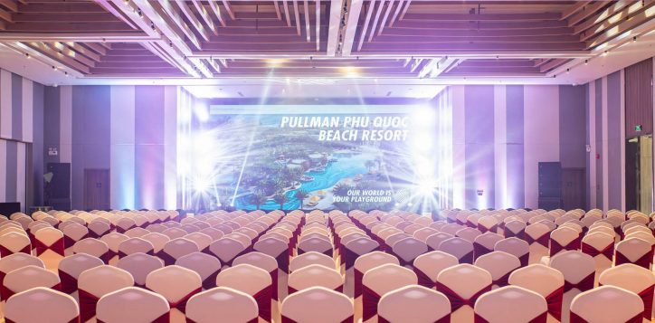grand-ballroom-meeting-set-up-2