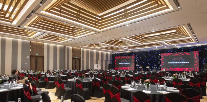 grand-ballroom-western-dinner-set-up-2
