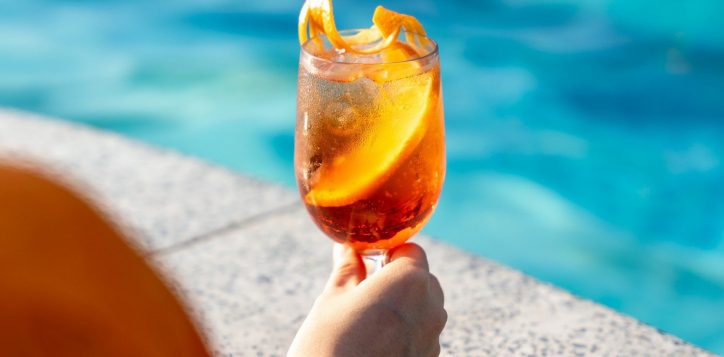 aperol-spritz-at-the-pool-2